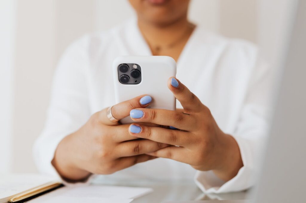 Von künstlicher Intelligenz generierte Texte für die Psychotherapie.